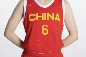 标题：女性篮球运动员如何借鉴篮球传奇的发展路径实现职业突破
